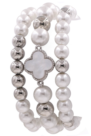 Cream Pearl Quatrefoil Stretch Bracelet Set