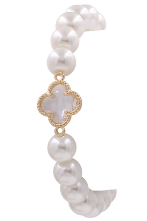 Crystal Quatrefoil Cream Pearl Stretch Bracelet