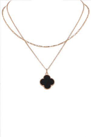 Metal Layered Quatrefoil Pendant Necklace