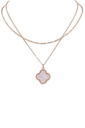 Metal Layered Quatrefoil Pendant Necklace