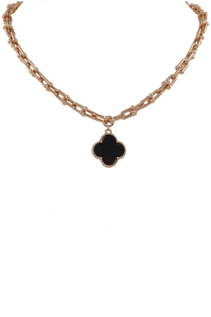 Metal 'U' Chain Resin Quatrefoil Pendant Necklace